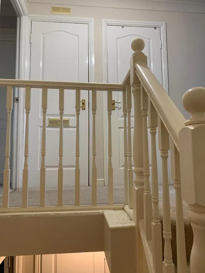 Thames River Side Townhouse Apartment Thamesmead  Homestay
