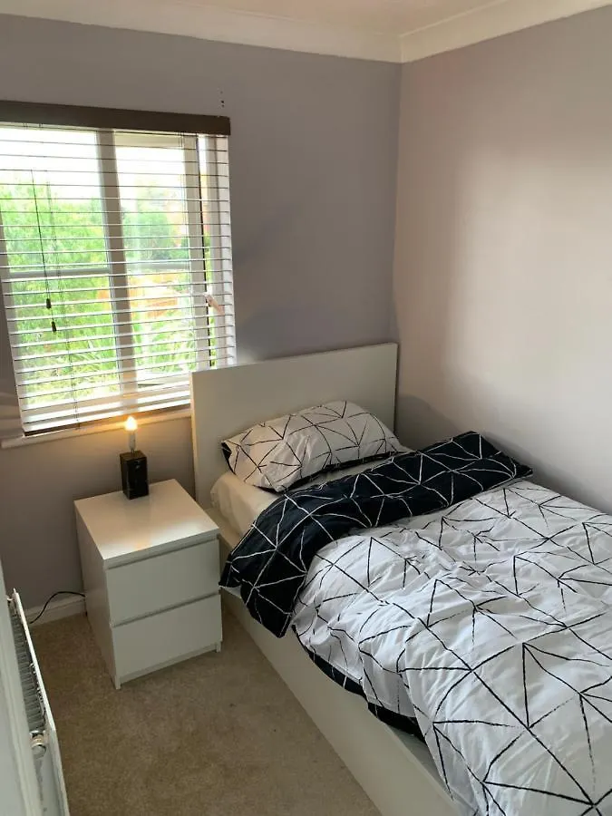 Thames River Side Townhouse Apartment Thamesmead  Homestay Thamesmead (Greater London)