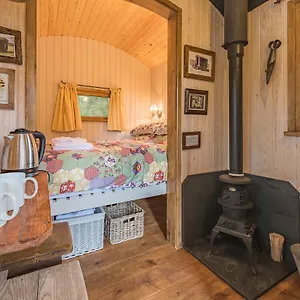https://craven-shepherd-huts.yorkshirehotels.net
